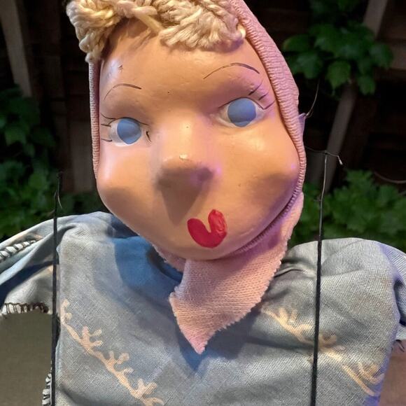 Vintage Folk Art Puppet-Marionette-Paper Mache-German Style Peasant Girl-Doll - Picture 4 of 9